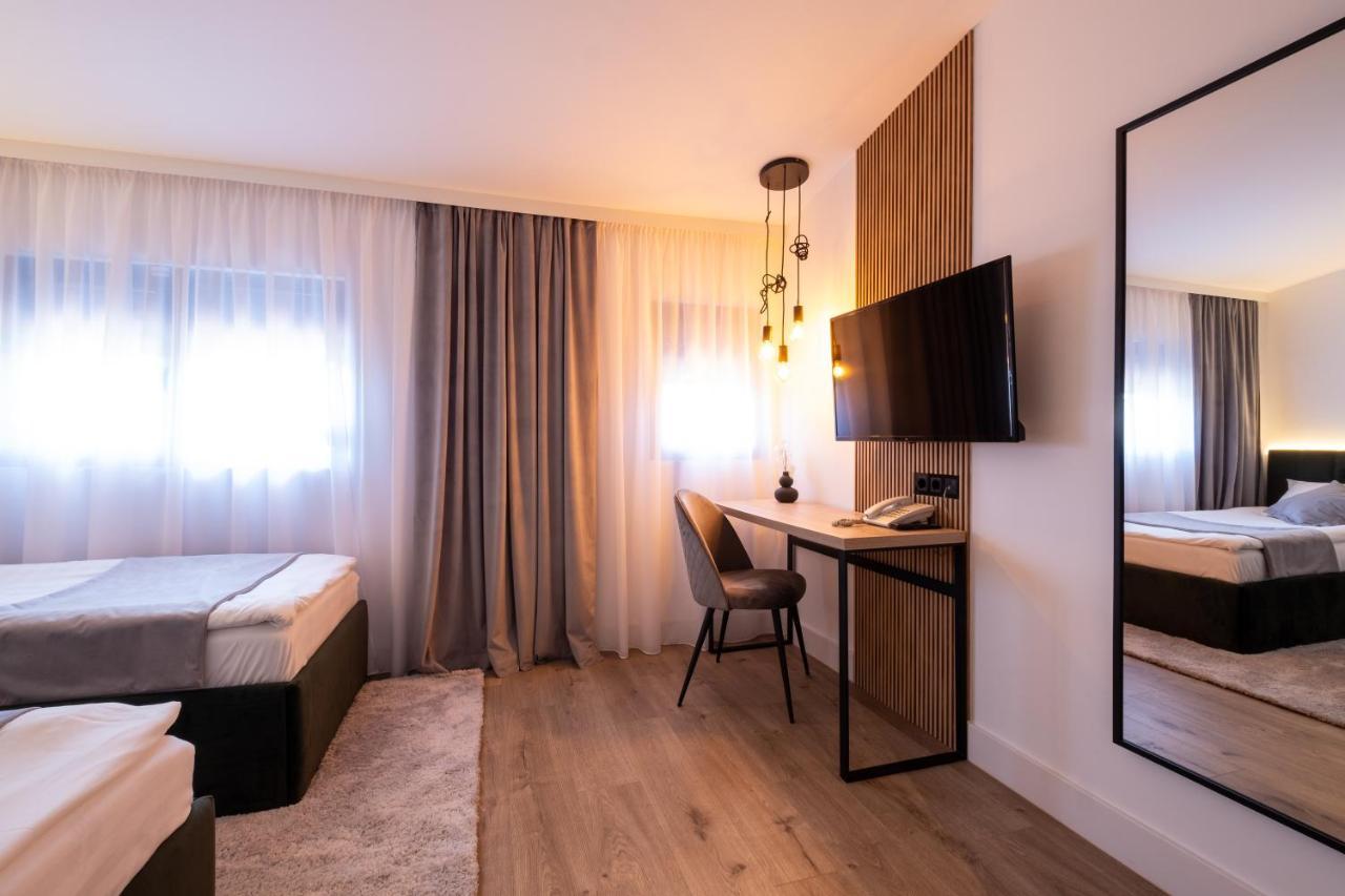 Pensiunea Casa Georgia Comanesti  Экстерьер фото
